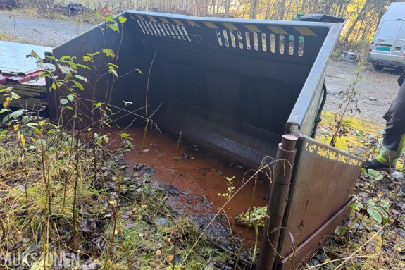 Stor hydraulisk vingeskuffe / snøskuffe – rep.objekt