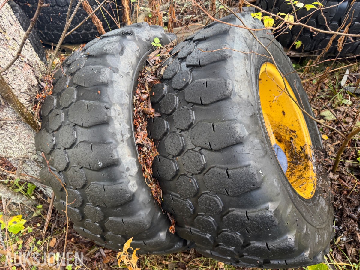 4 stk. Michelin hjullasterdekk på felg – 405/70 R2