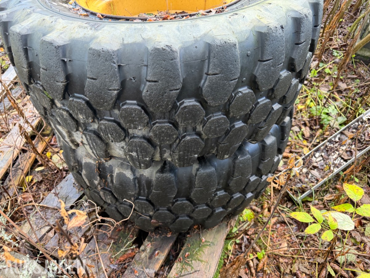 4 stk. Michelin hjullasterdekk på felg – 405/70 R2