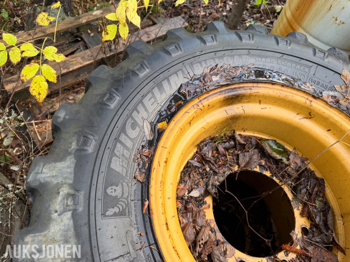 4 stk. Michelin hjullasterdekk på felg – 405/70 R2