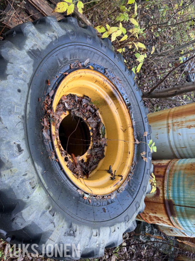 4 stk. Michelin hjullasterdekk på felg – 405/70 R2