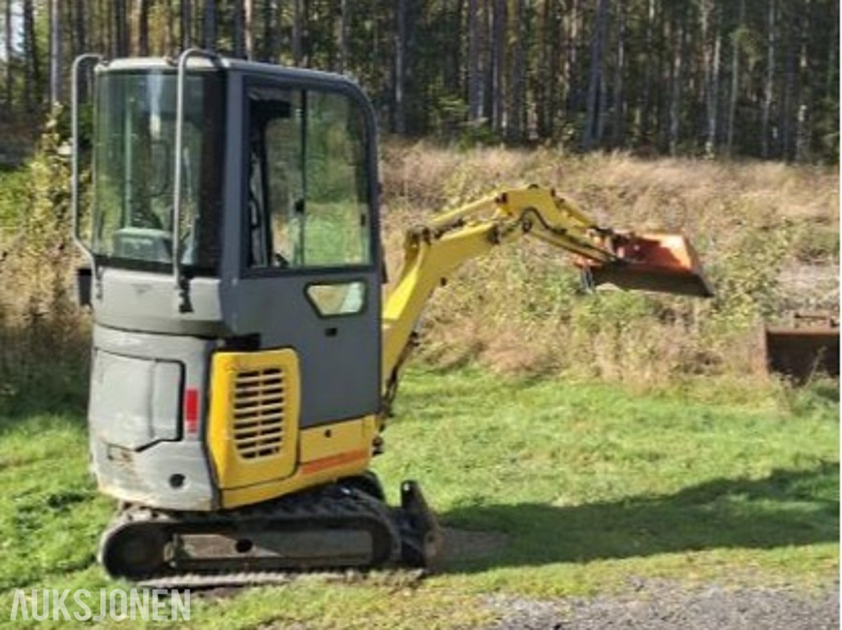 2006 Komatsu PC 14 R minigraver - MVA FRI