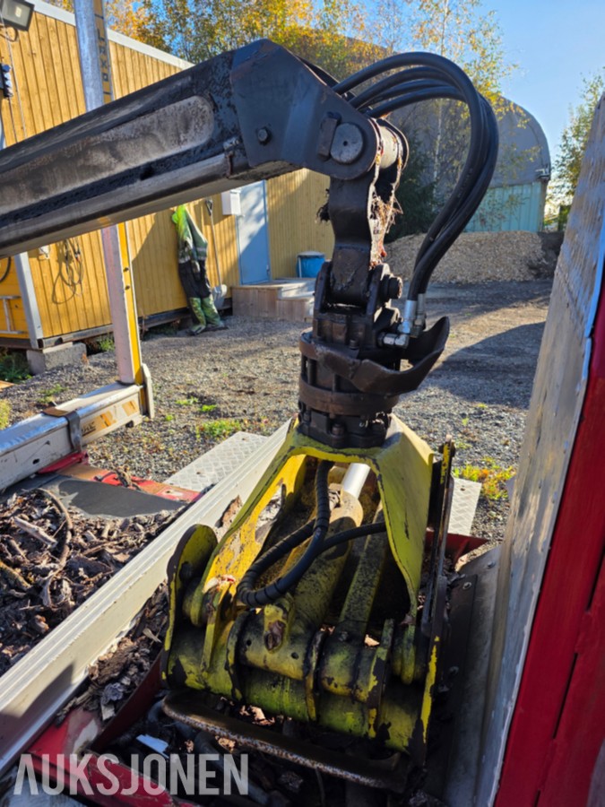 2013 Komplett tømmerpåbygg med HIAB kran på krokramme