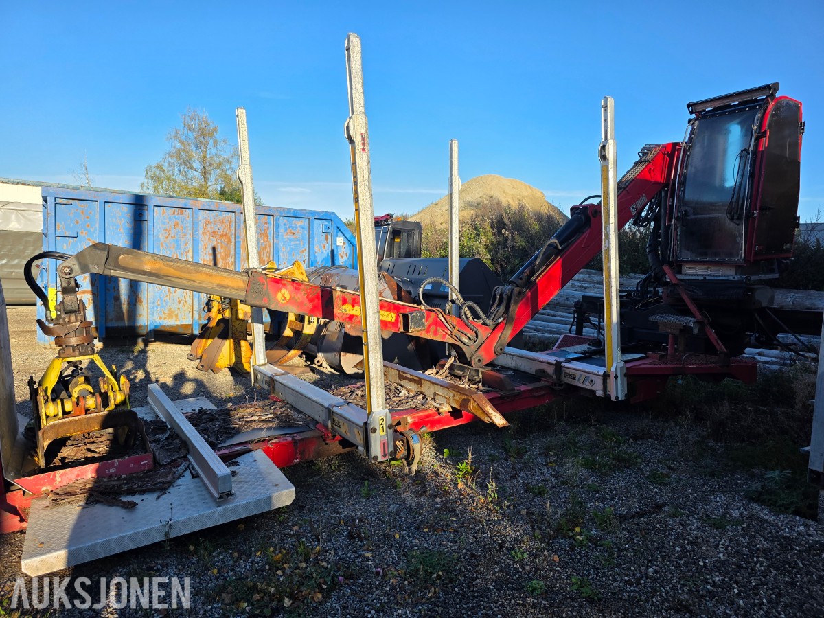 2013 Komplett tømmerpåbygg med HIAB kran på krokramme