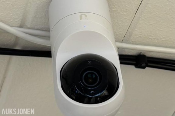 2020 UniFi Protect komplett kamarasystem - 11 kameraer + Cloud Key og PoE-switcher UniFi Protect