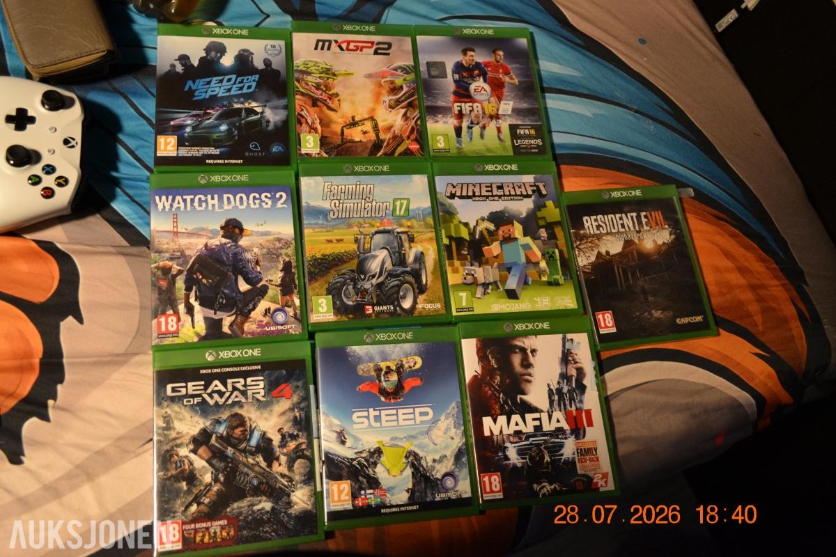 Xbox One Konsoll, 2 kontroller og 10 spill