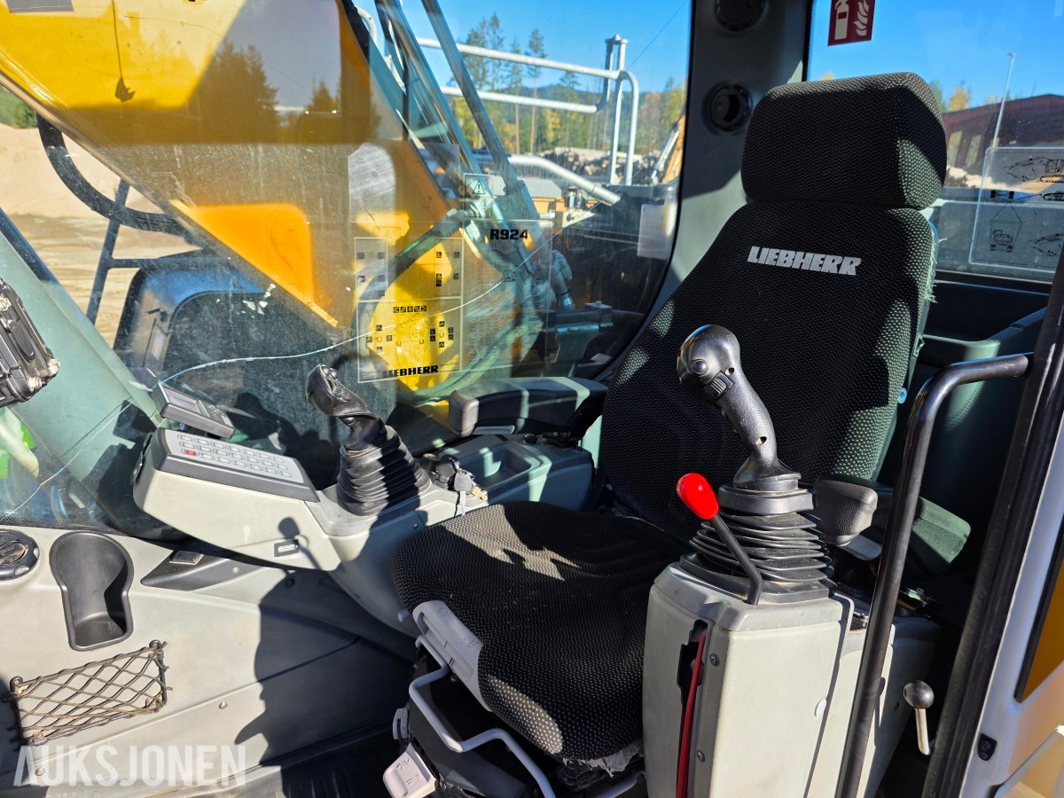 2020 Liebherr 924 beltegraver-sentralsmøring-leica gps-R8rototilt-nylig tatt service
