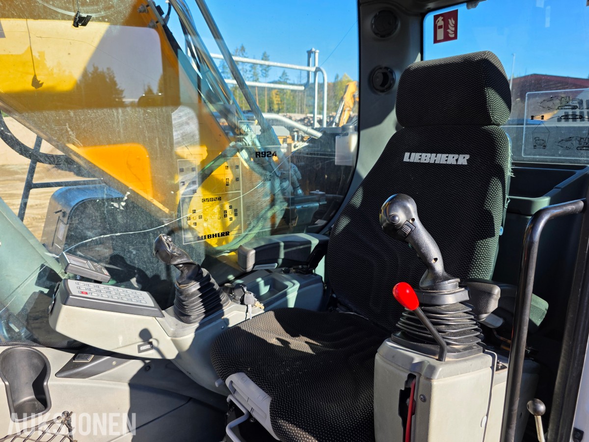 2020 Liebherr 924 beltegraver-sentralsmøring-leica gps-R8rototilt-nylig tatt service