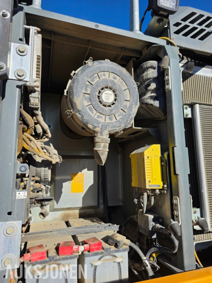 2020 Liebherr 924 beltegraver-sentralsmøring-leica gps-R8rototilt-nylig tatt service