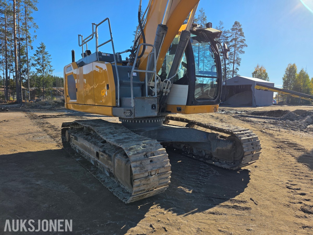 2020 Liebherr 924 beltegraver-sentralsmøring-leica gps-R8rototilt-nylig tatt service