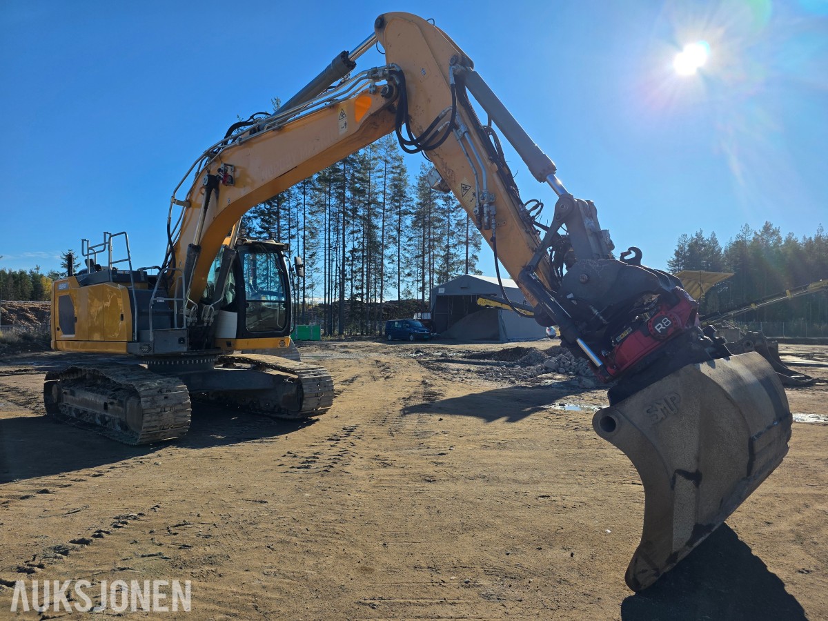 2020 Liebherr 924 beltegraver-sentralsmøring-leica gps-R8rototilt-nylig tatt service