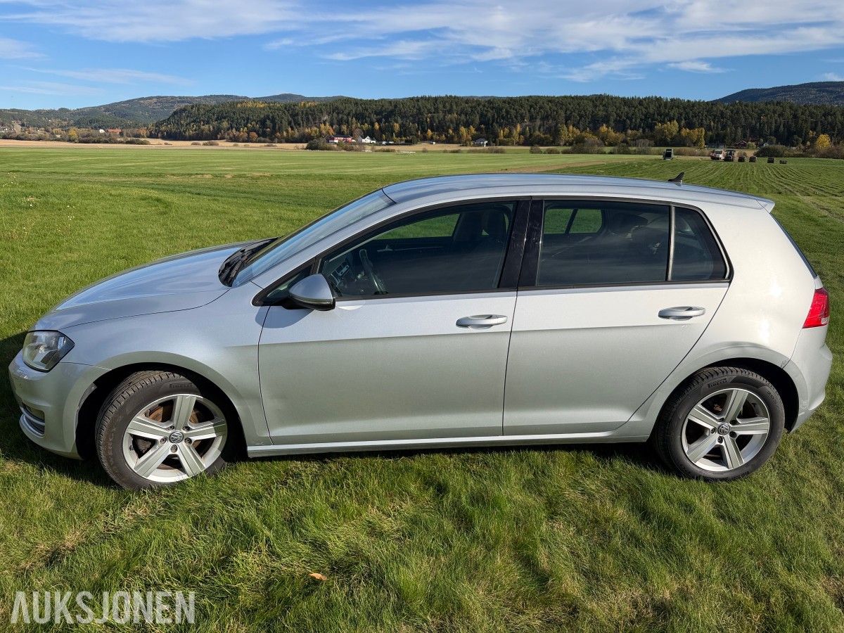 2015 Volkswagen GOLF 1.2-105 / Automat / Servicehefte / EU-OK 