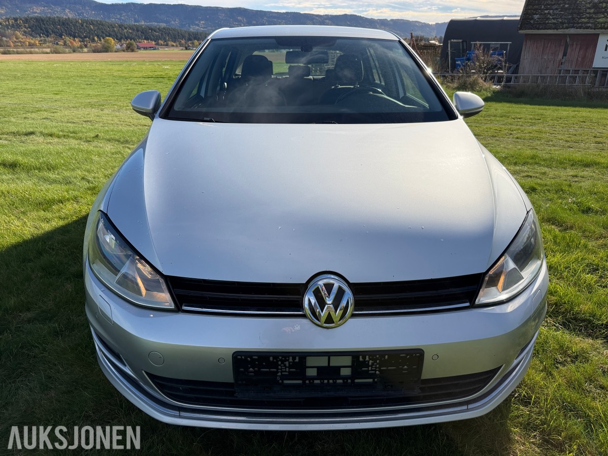 2015 Volkswagen GOLF 1.2-105 / Automat / Servicehefte / EU-OK 