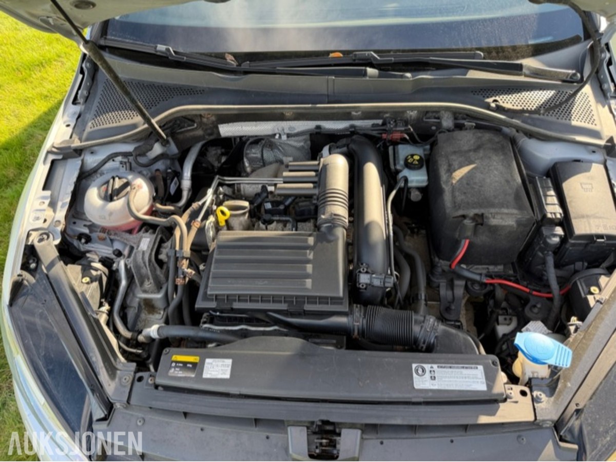 2015 Volkswagen GOLF 1.2-105 / Automat / Servicehefte / EU-OK 