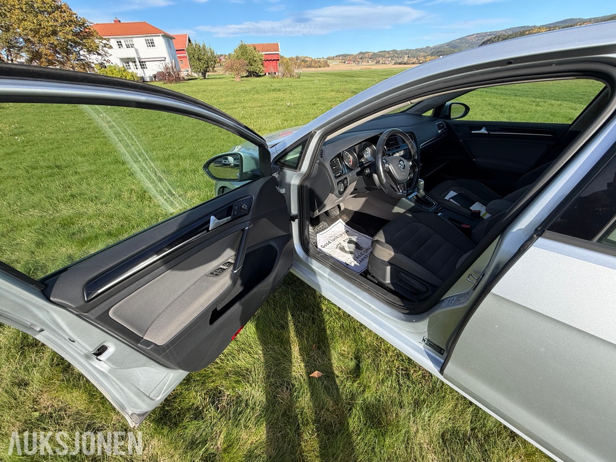 2015 Volkswagen GOLF 1.2-105 / Automat / Servicehefte / EU-OK 