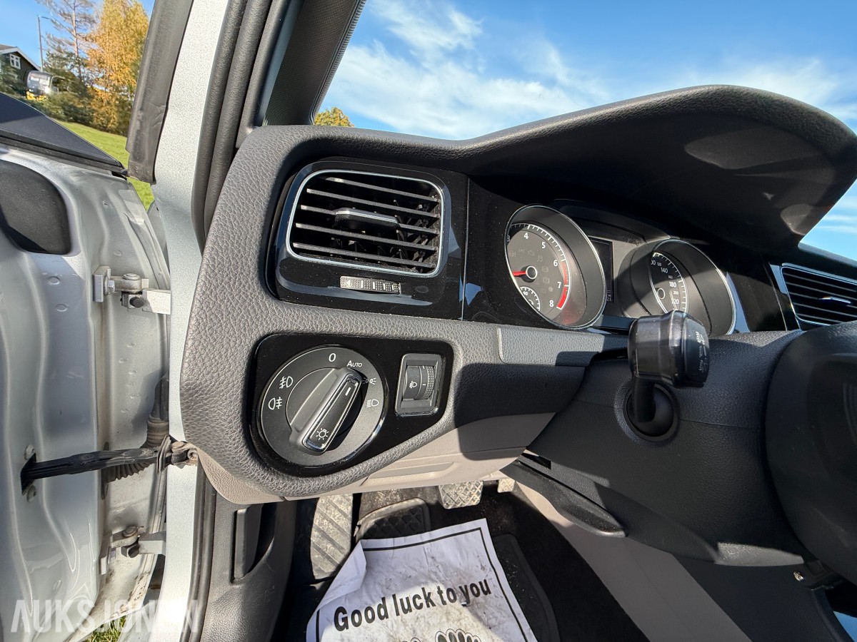 2015 Volkswagen GOLF 1.2-105 / Automat / Servicehefte / EU-OK 