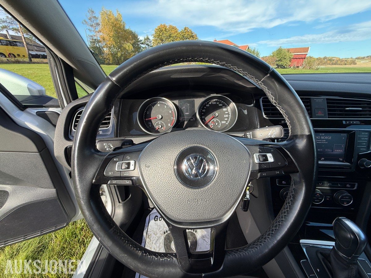 2015 Volkswagen GOLF 1.2-105 / Automat / Servicehefte / EU-OK 