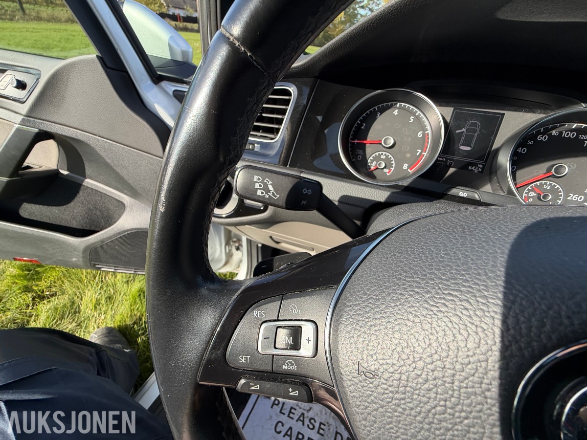 2015 Volkswagen GOLF 1.2-105 / Automat / Servicehefte / EU-OK 