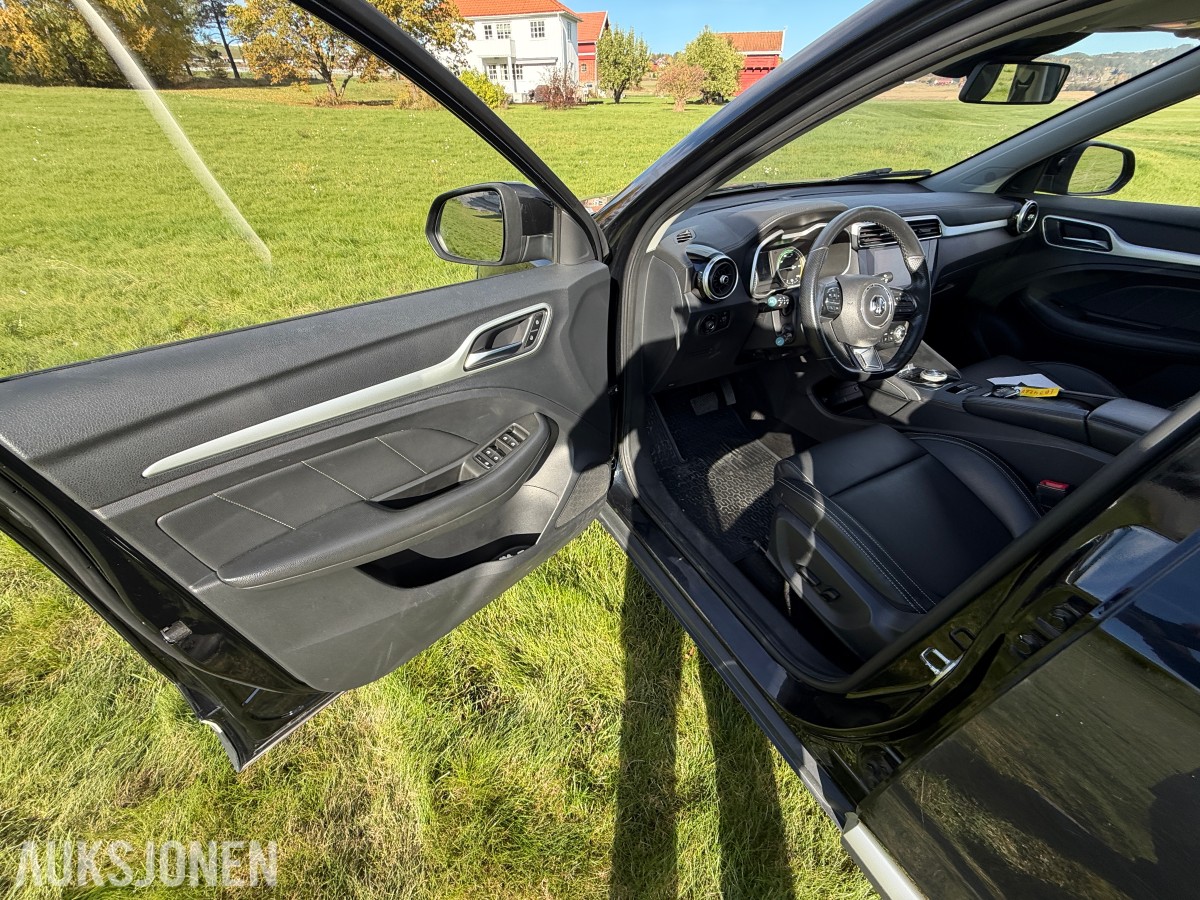2020 MG ZS EV 143hk / servicehefte / EU-OK 
