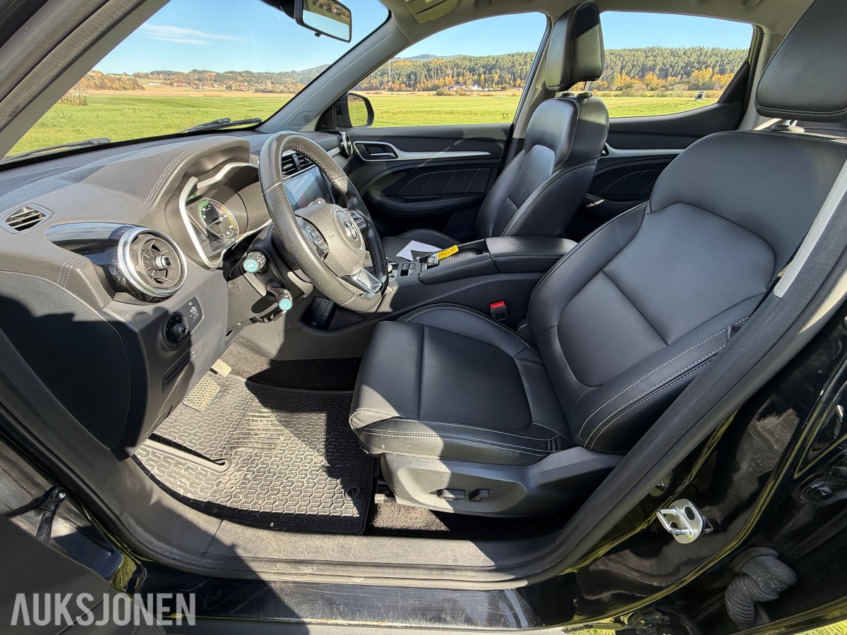 2020 MG ZS EV 143hk / servicehefte / EU-OK 