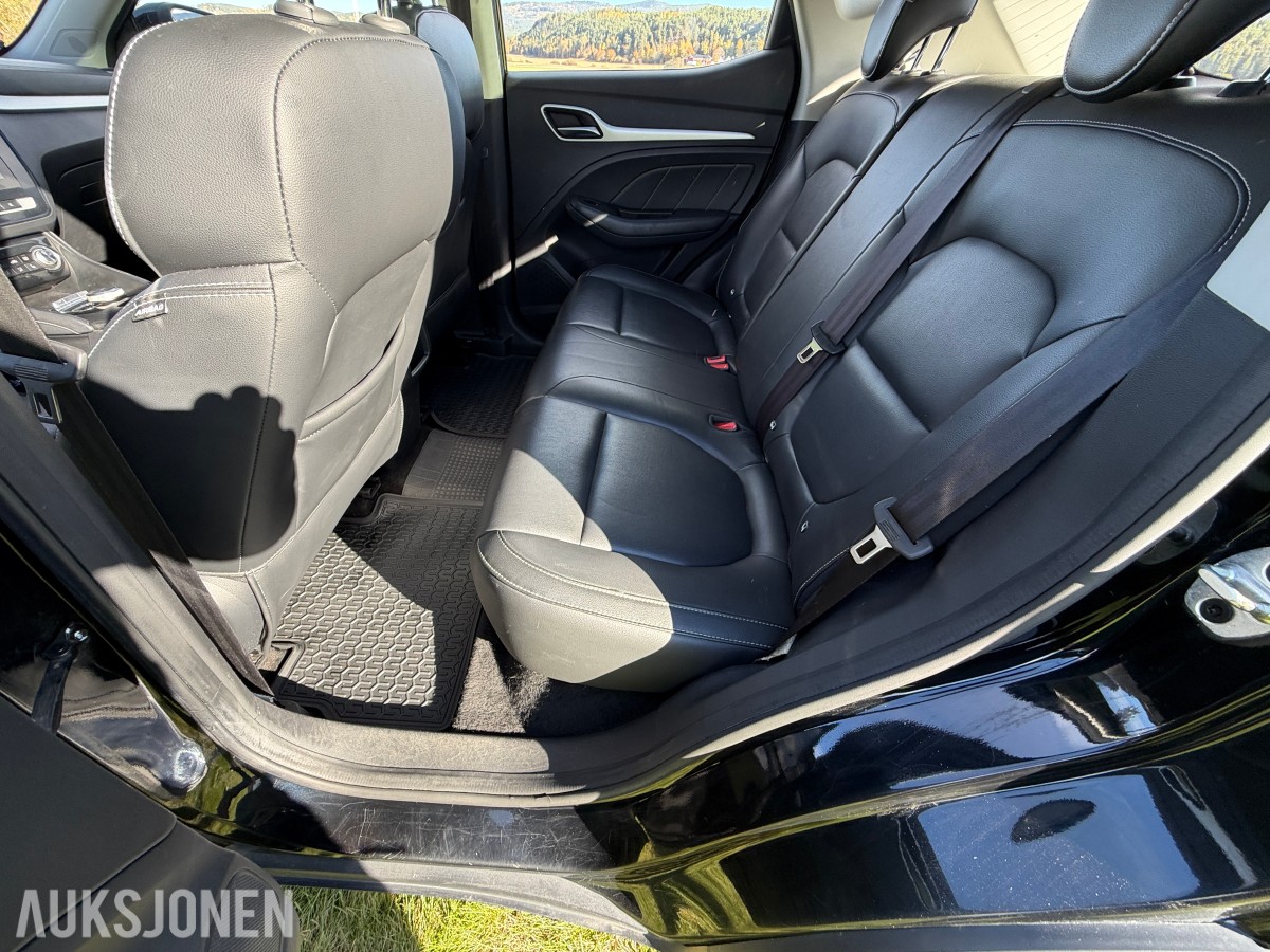 2020 MG ZS EV 143hk / servicehefte / EU-OK 