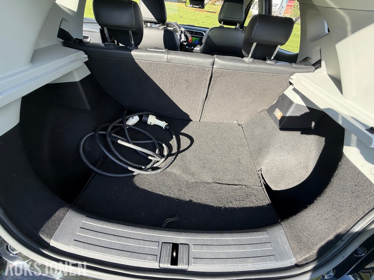 2020 MG ZS EV 143hk / servicehefte / EU-OK 
