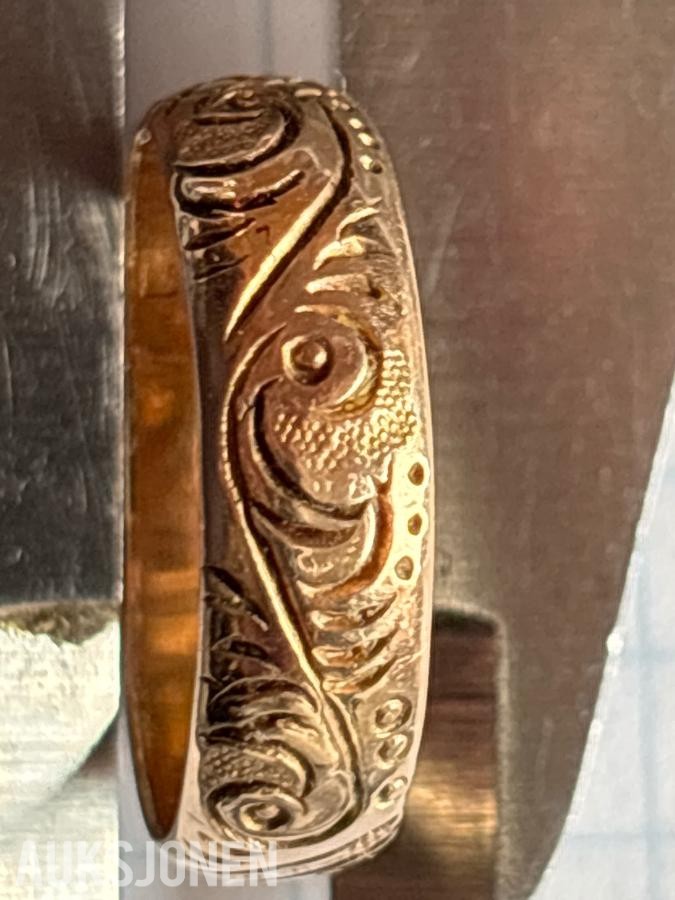 Unikt par håndgraverte 14K gifteringer ca. 1910–1915 – E.H. / J.R. – proveniens