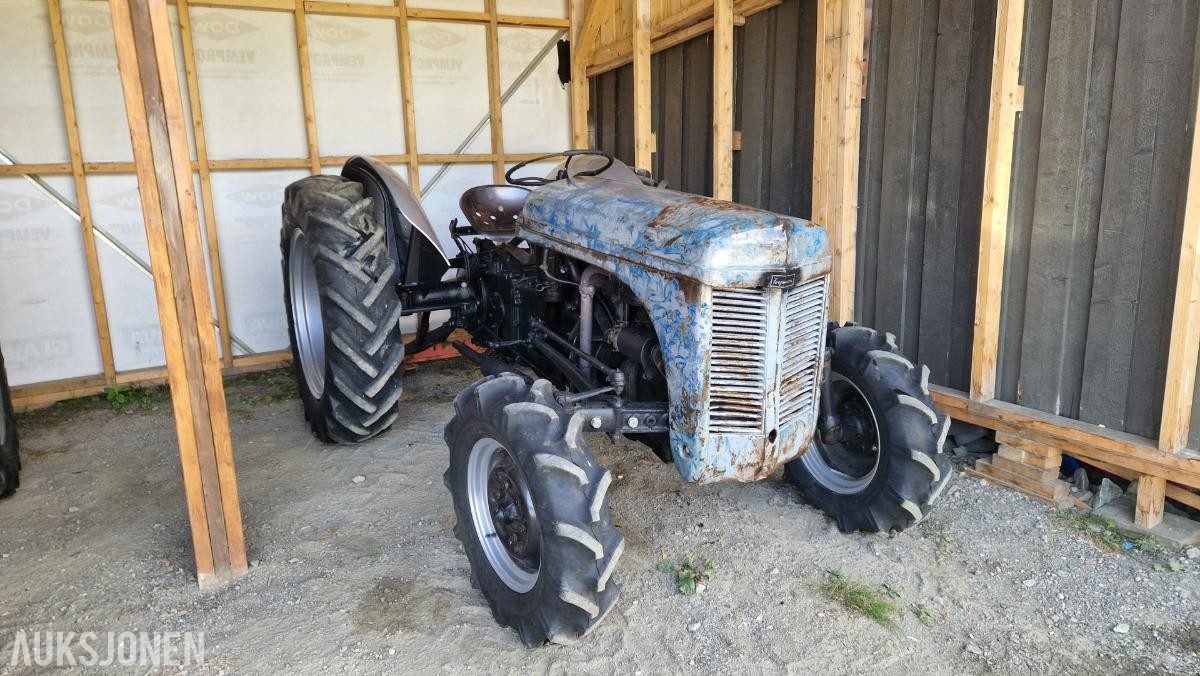 1971 Massey Ferguson tea20 