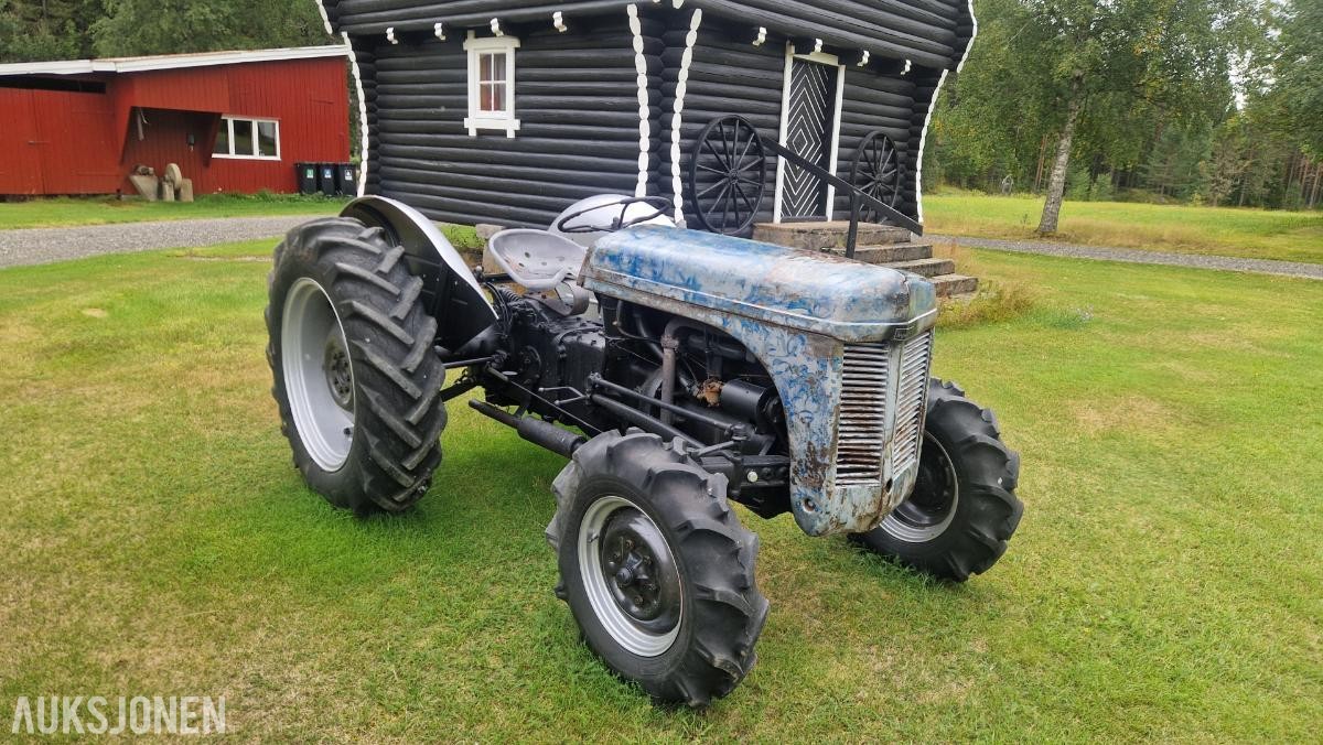 1971 Massey Ferguson tea20 