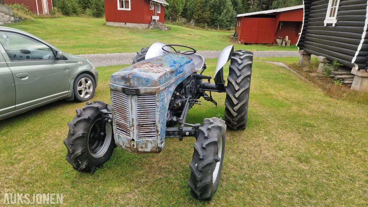 1971 Massey Ferguson tea20 