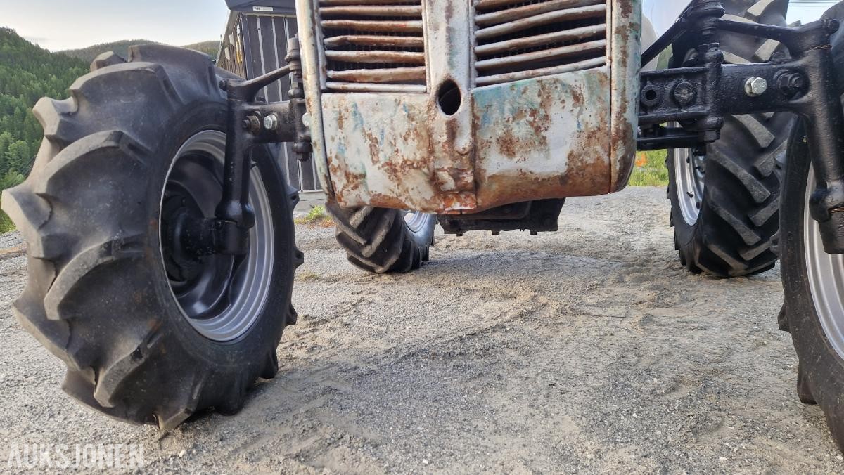 1971 Massey Ferguson tea20 