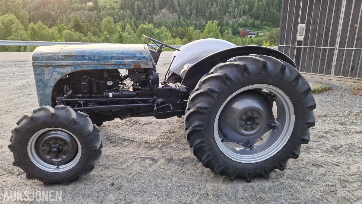 1971 Massey Ferguson tea20 