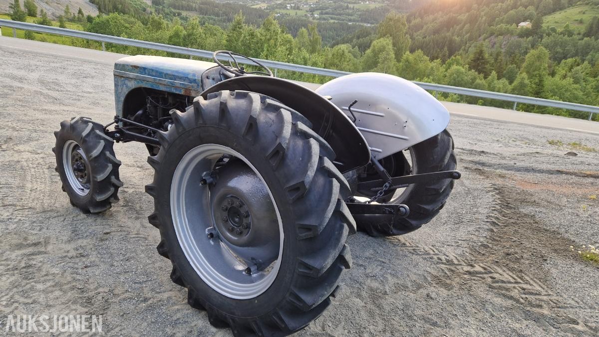 1971 Massey Ferguson tea20 