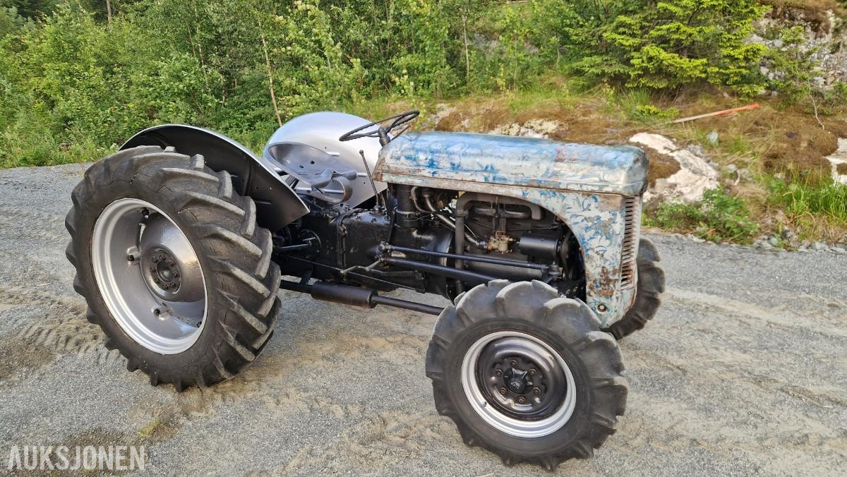 1971 Massey Ferguson tea20 
