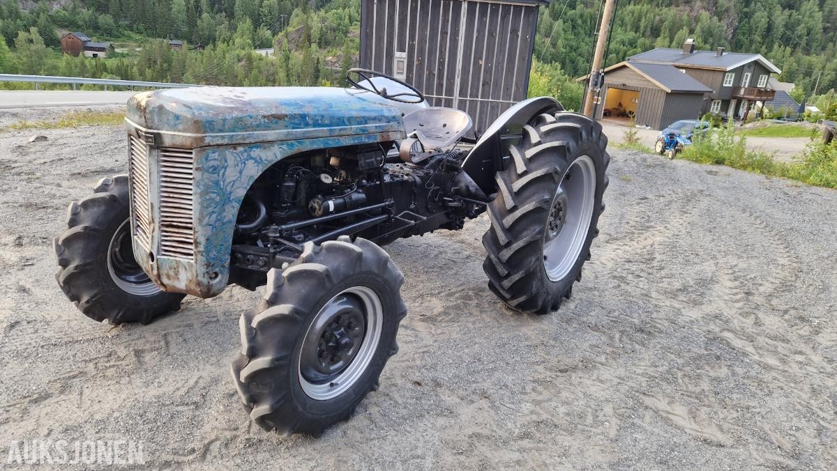 1971 Massey Ferguson tea20 