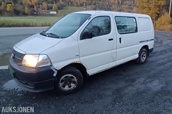 2008 Toyota HiAce 2.5 Diesel 117Hk 4WD S+V DEKK EU OK TIL 01.2028