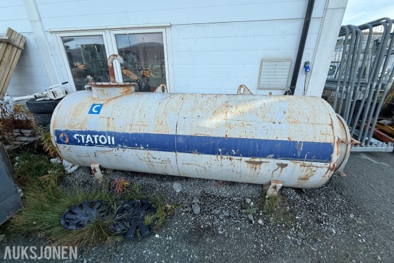 2001 SB 3000L Dieseltank 