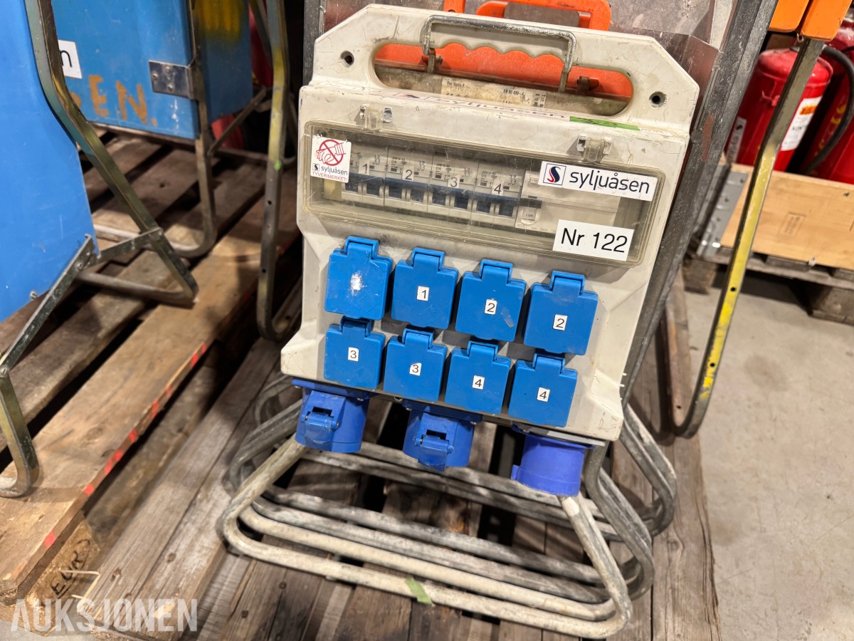 6 stk EL-sentraler byggestrøm skap 230 Volt