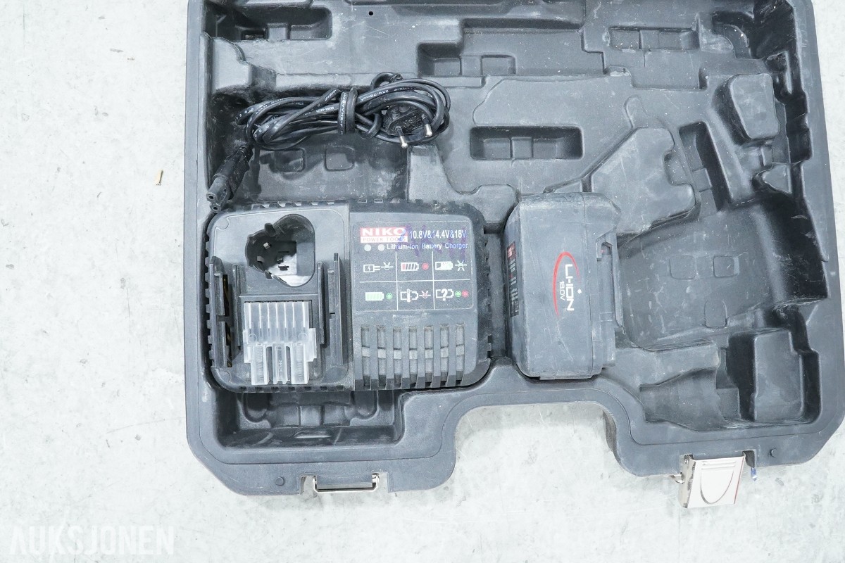 NIKO SA55 COMBI skruautomat og Hilti HDM 330 utpresseapparat