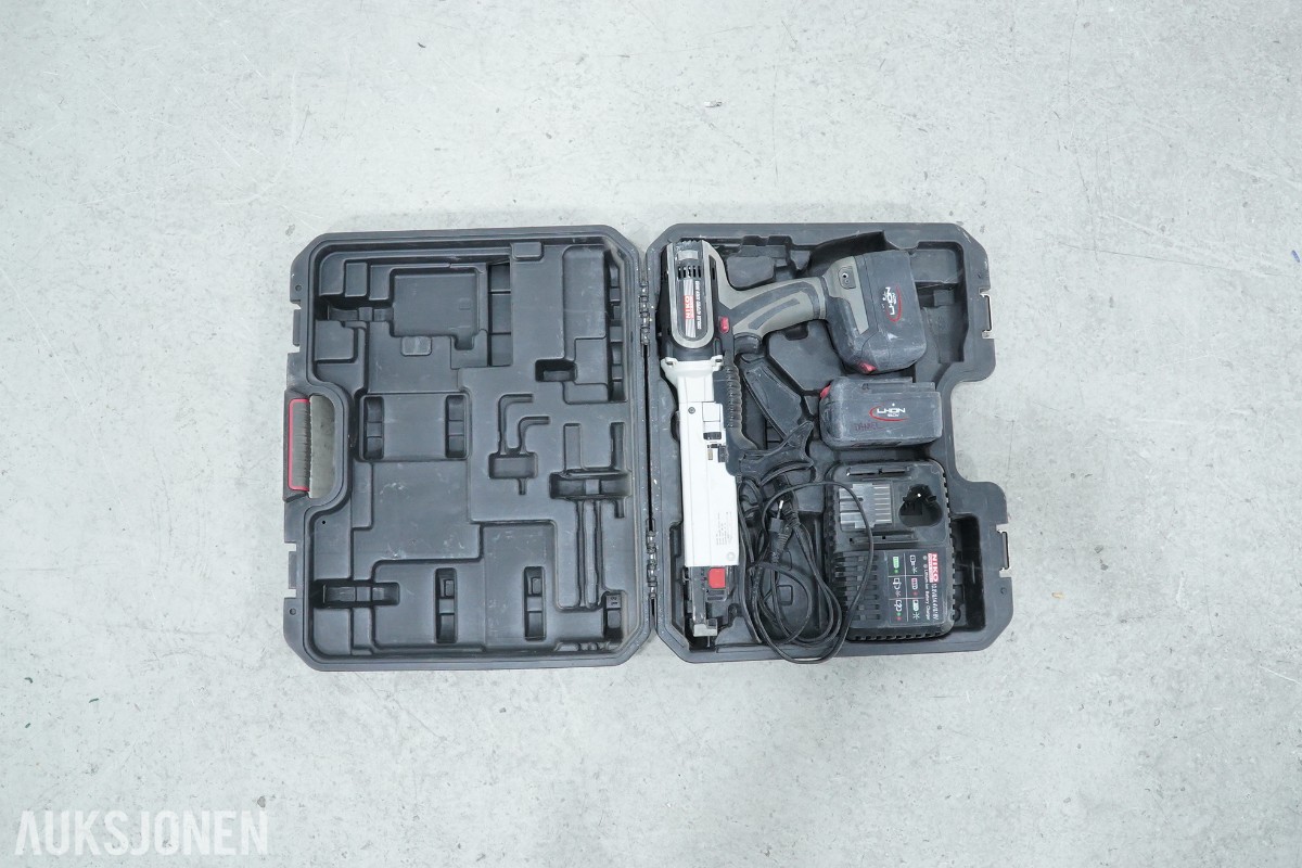 NIKO SA55 COMBI skruautomat og Hilti HDM 330 utpresseapparat