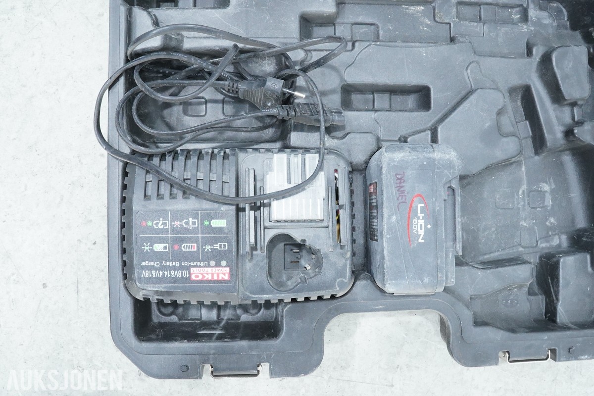 NIKO SA55 COMBI skruautomat og Hilti HDM 330 utpresseapparat