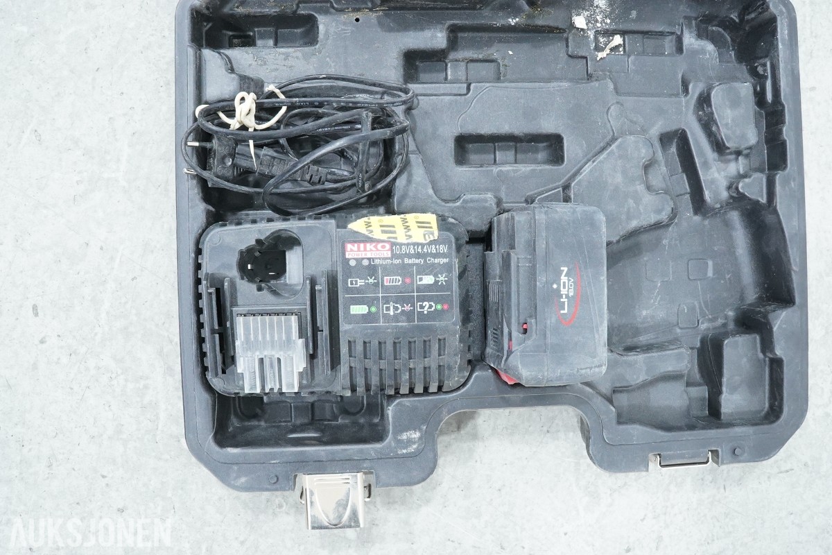 NIKO SA55 COMBI skruautomat og Hilti HDM 330 utpresseapparat