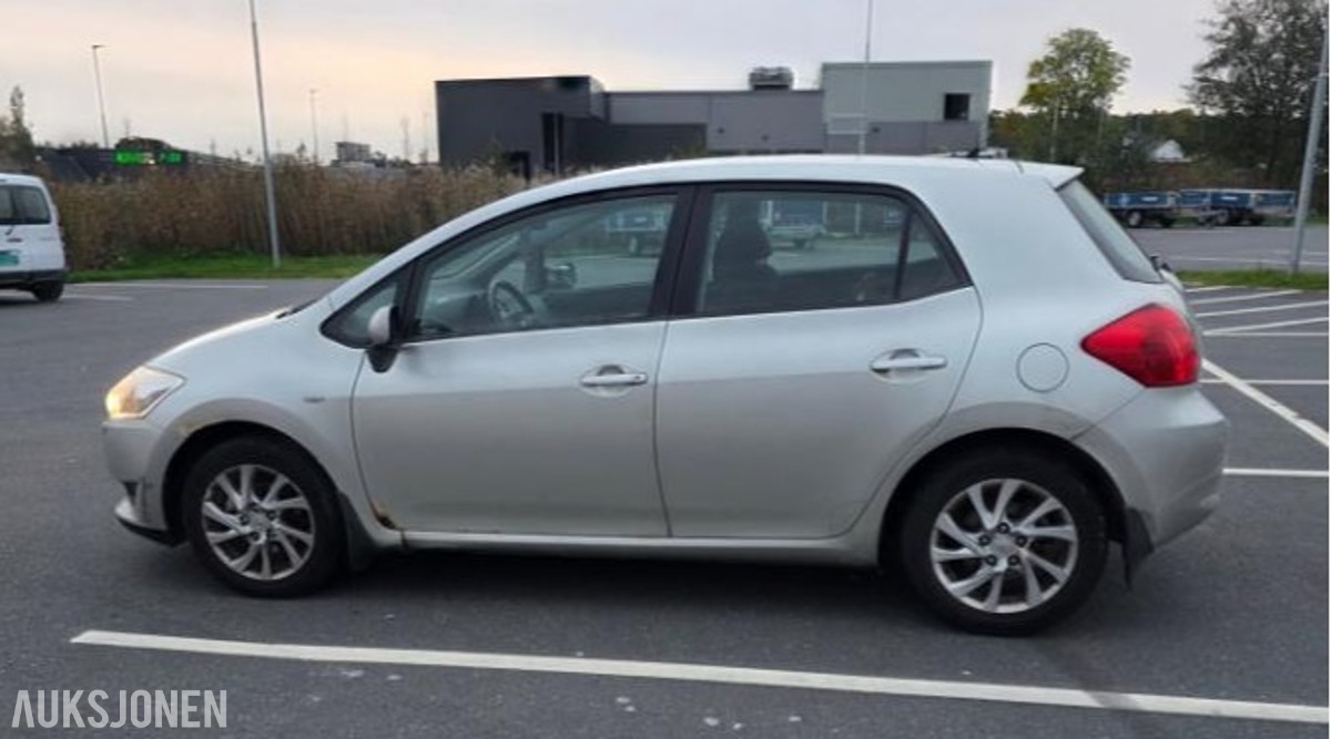 2007 TOYOTA AURIS 1.4D-4D 90HK AUTOMAT EU-OK 03.27