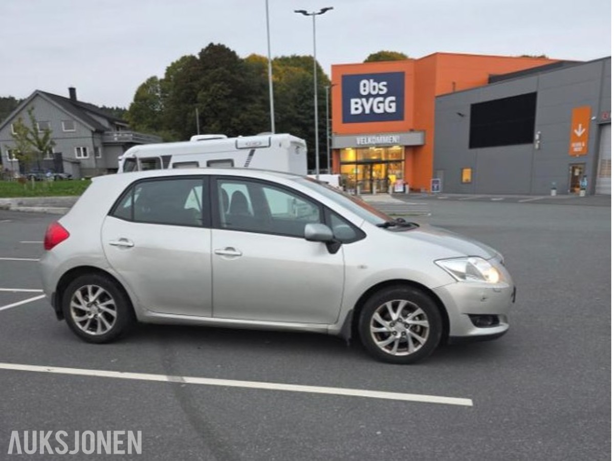 2007 TOYOTA AURIS 1.4D-4D 90HK AUTOMAT EU-OK 03.27