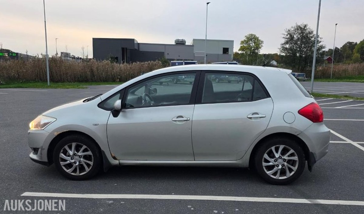 2007 TOYOTA AURIS 1.4D-4D 90HK AUTOMAT EU-OK 03.27