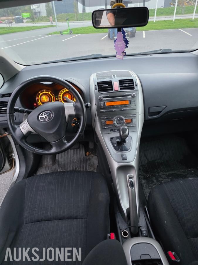 2007 TOYOTA AURIS 1.4D-4D 90HK AUTOMAT EU-OK 03.27