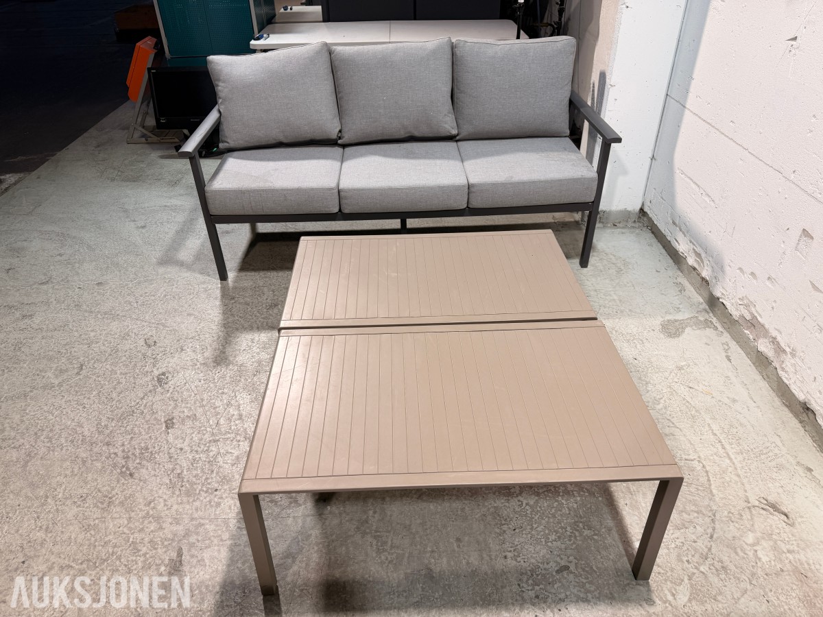 Brafab Samvaro sofa­gruppe med 2 Nardi Aria 100 bord