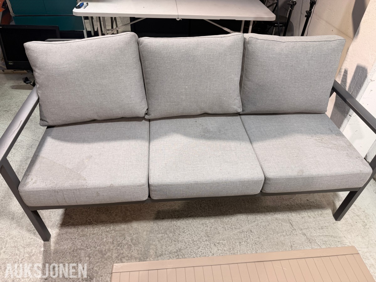 Brafab Samvaro sofa­gruppe med 2 Nardi Aria 100 bord