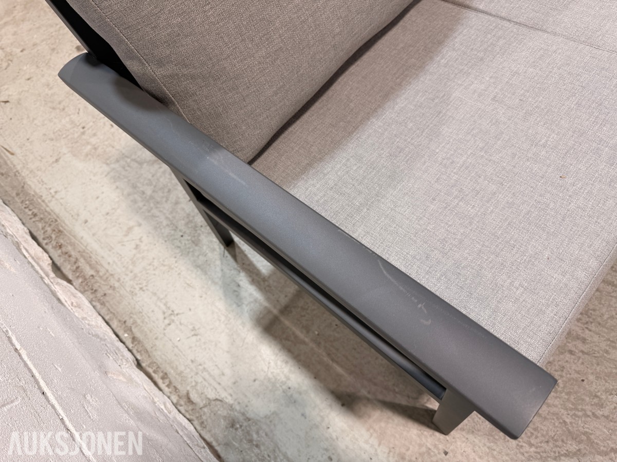 Brafab Samvaro sofa­gruppe med 2 Nardi Aria 100 bord