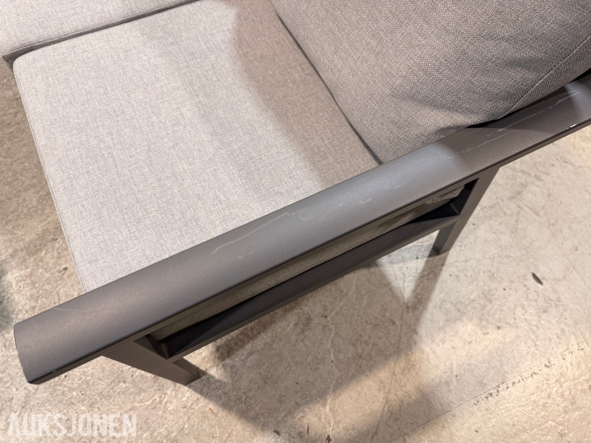 Brafab Samvaro sofa­gruppe med 2 Nardi Aria 100 bord